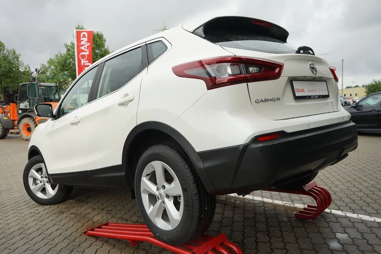 Nissan Qashqai 1.3 DIG-T...  Image 3