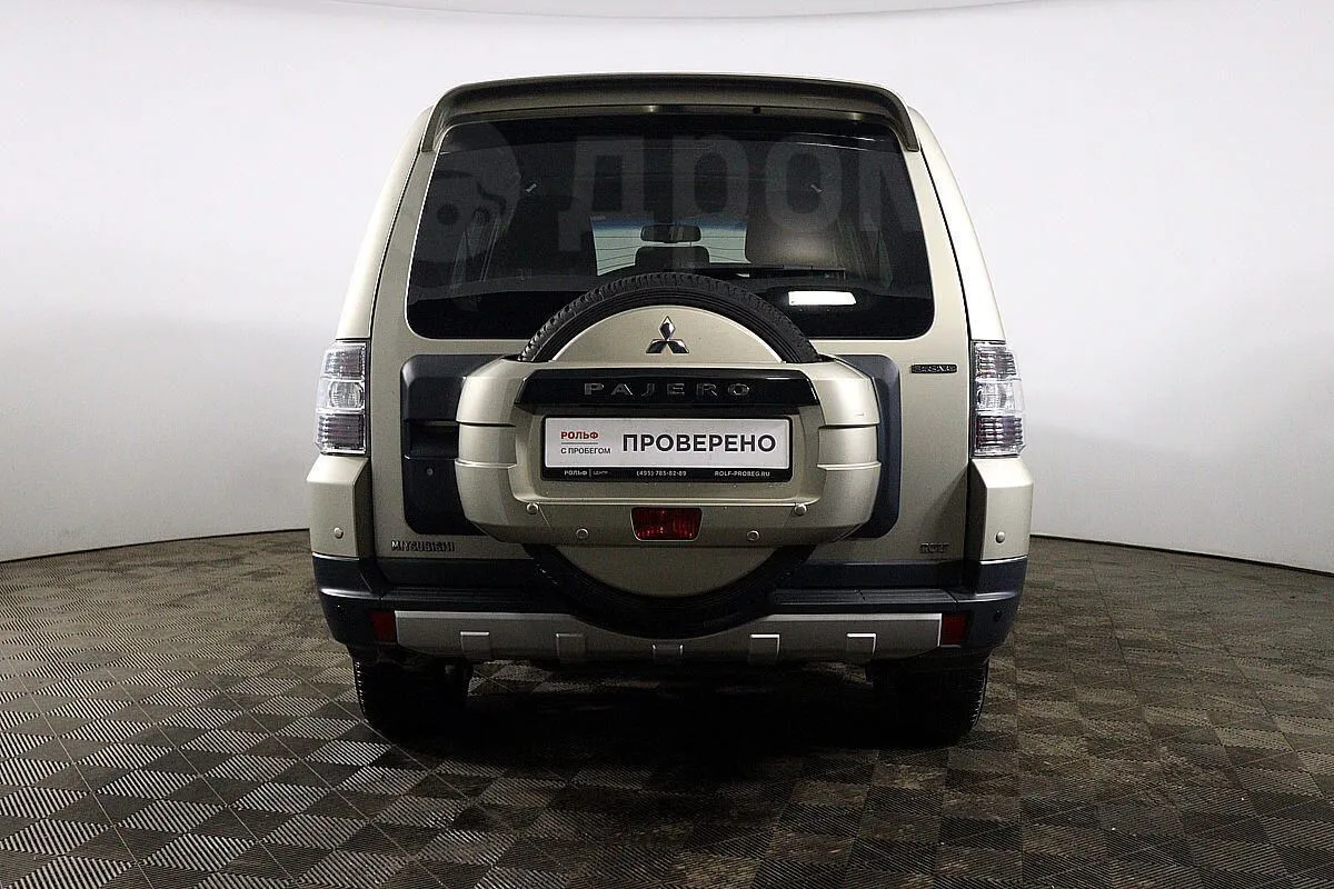 Mitsubishi Pajero Image 6